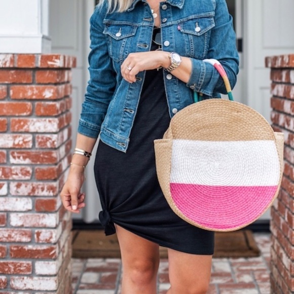 Handbags - Circle Pink & White Straw Beach Vacay Tote